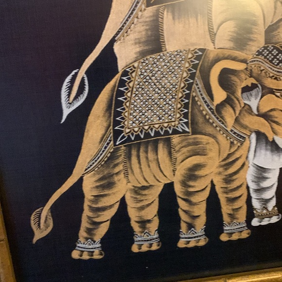 VTG MCM Oriental style hand painted ornate elephants on black silk framed art - Picture 6 of 10
